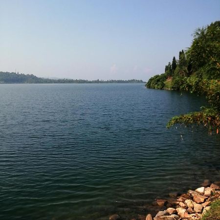 Inn On The Lake Kibuye Екстериор снимка