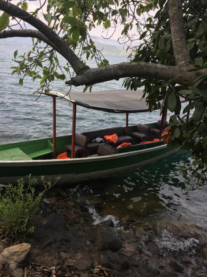Inn On The Lake Kibuye Екстериор снимка